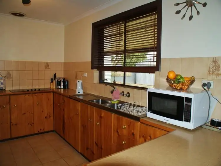 Sixth view of Homely house listing, 8 Gwen Street, Murray Bridge SA 5253