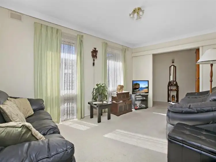 5 Norman Crescent, Hackham SA 5163