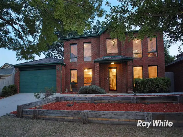 15 May Gibbs Crescent, Lynbrook VIC 3975