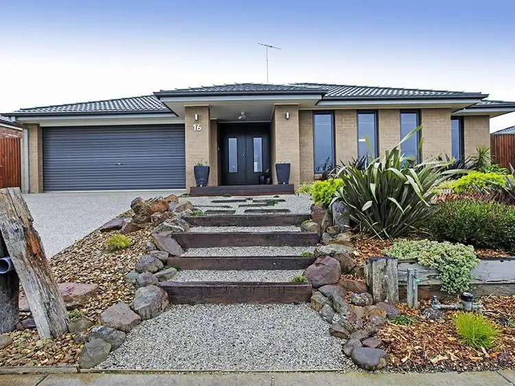 16 Sugargum Drive, Waurn Ponds VIC 3216