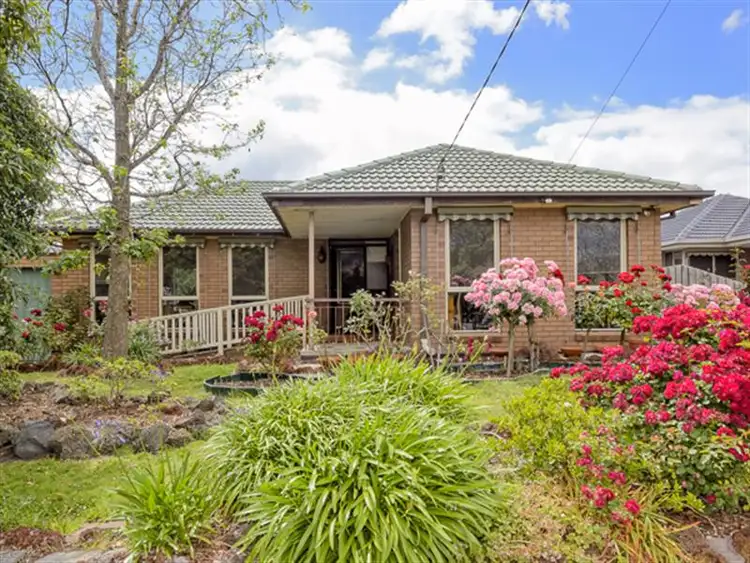 17 Travers Crescent, Burwood East VIC 3151