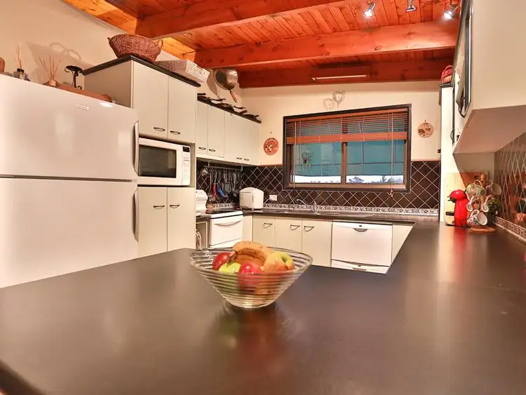 11 Danaus Court, Eatons Hill QLD 4037