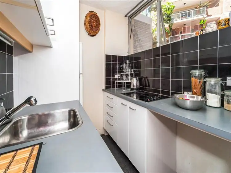 Third view of Homely apartment listing, 10/50 Roslyn Gardens, Elizabeth Bay NSW 2011