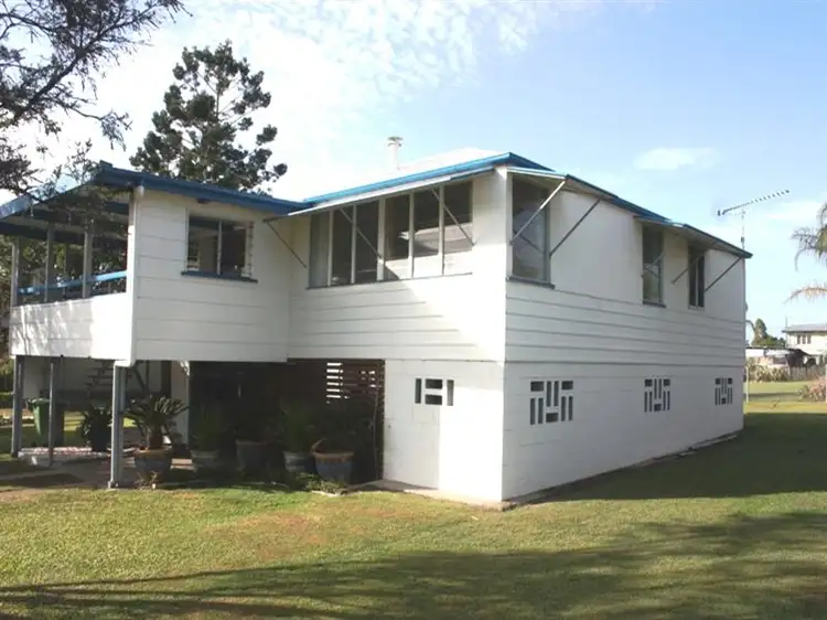 6 Dingyarra Street, Toogoolawah QLD 4313