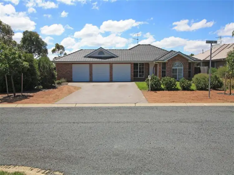 16 Lundie Street, Bungendore NSW 2621
