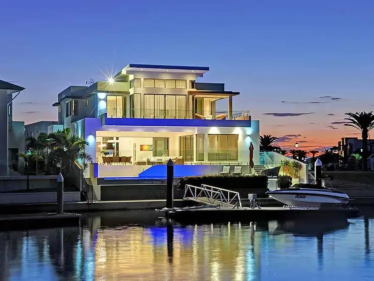 38 Royal Albert Crescent, Paradise Point QLD 4216