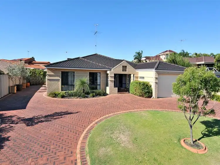 24 Oaklands Avenue, Halls Head WA 6210