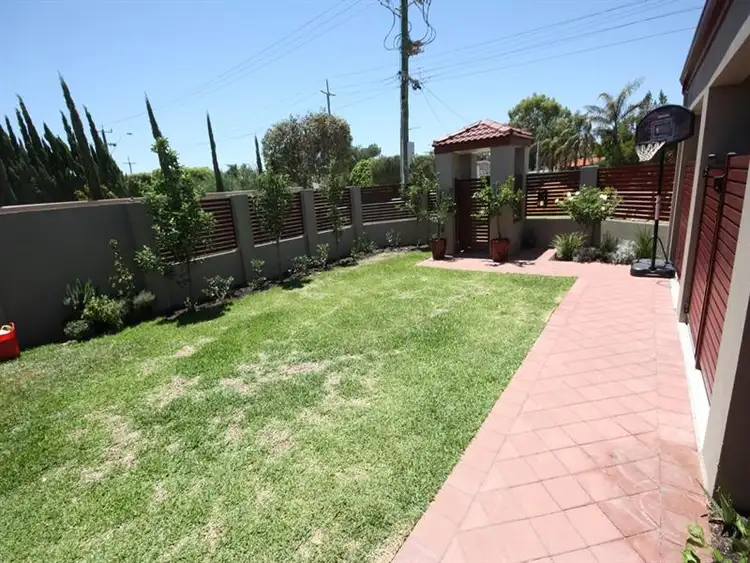 63 Emberson Road, Morley WA 6062