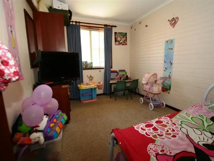 Fourth view of Homely unit listing, 2/1 Maidstone Crescent, Exmouth WA 6707