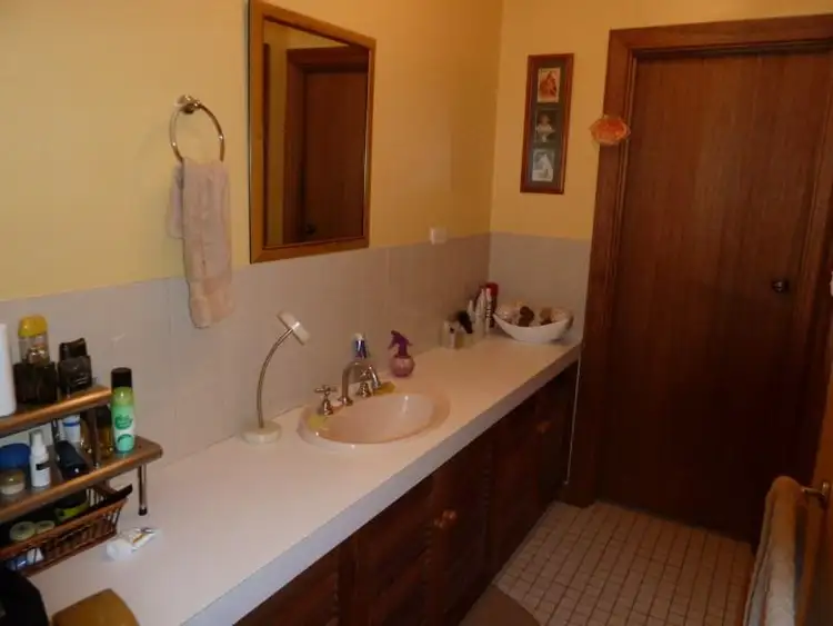 Fourth view of Homely house listing, 18 Lemana Court, Mount Gambier SA 5290