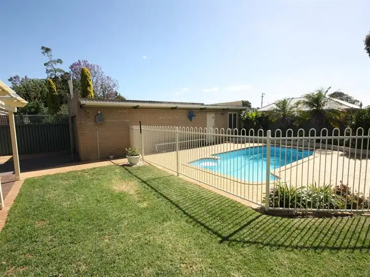 25 Battersea Way, Morley WA 6062