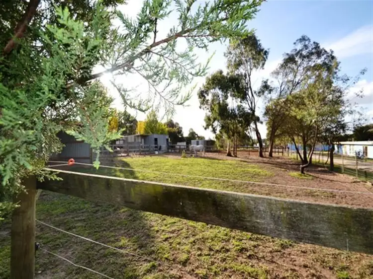 11 Kobyboyn Road, Seymour VIC 3660
