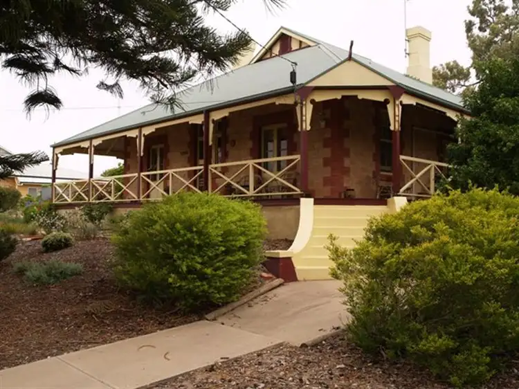17 Thompson Street, Waikerie SA 5330