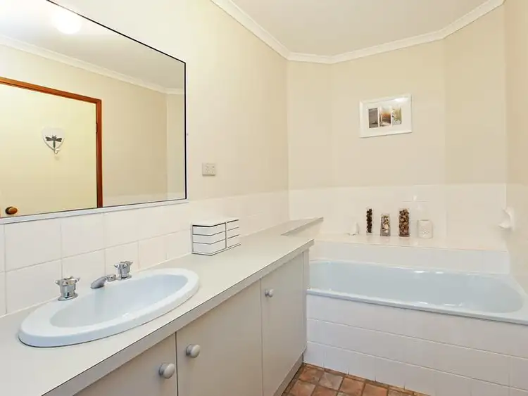 Seventh view of Homely house listing, 2 Mayton Court, Grovedale VIC 3216
