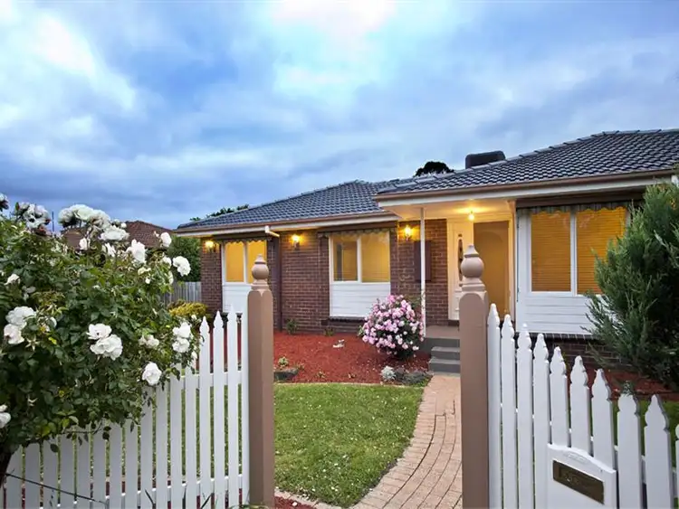 4 Clangula Court, Endeavour Hills VIC 3802