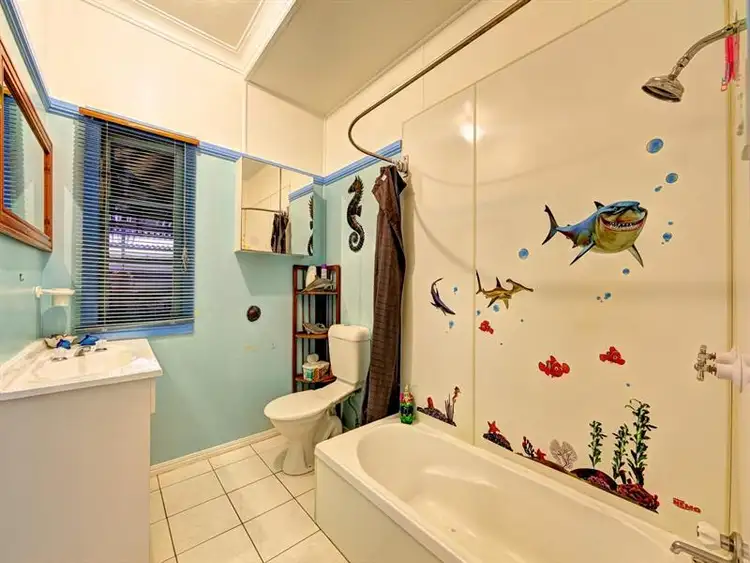 Fifth view of Homely house listing, 500 Elliott Heads Road, Woongarra QLD 4670