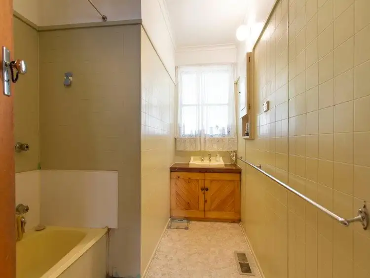 Sixth view of Homely house listing, 8A Darley Court, Frankston North VIC 3200