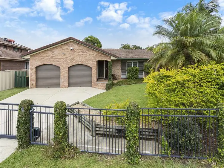 14 Alamau Street, Benowa QLD 4217