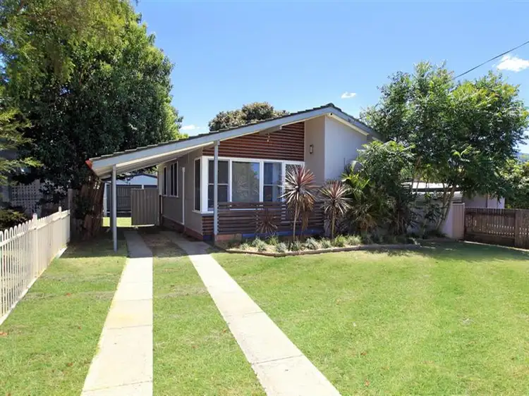 1 Sampson Crescent, Bomaderry NSW 2541