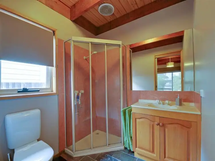 Sixth view of Homely house listing, 8 Ayres Court, Rosedale VIC 3847
