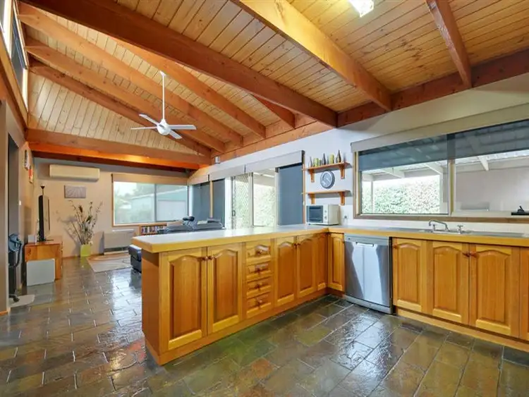 Second view of Homely house listing, 8 Ayres Court, Rosedale VIC 3847
