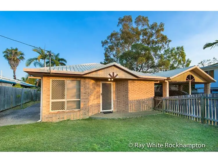Main view of Homely unit listing, 1/17 Stenlake Avenue, Kawana QLD 4701