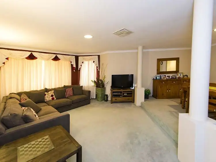 Seventh view of Homely house listing, 2 Lacombe Court, Canning Vale WA 6155