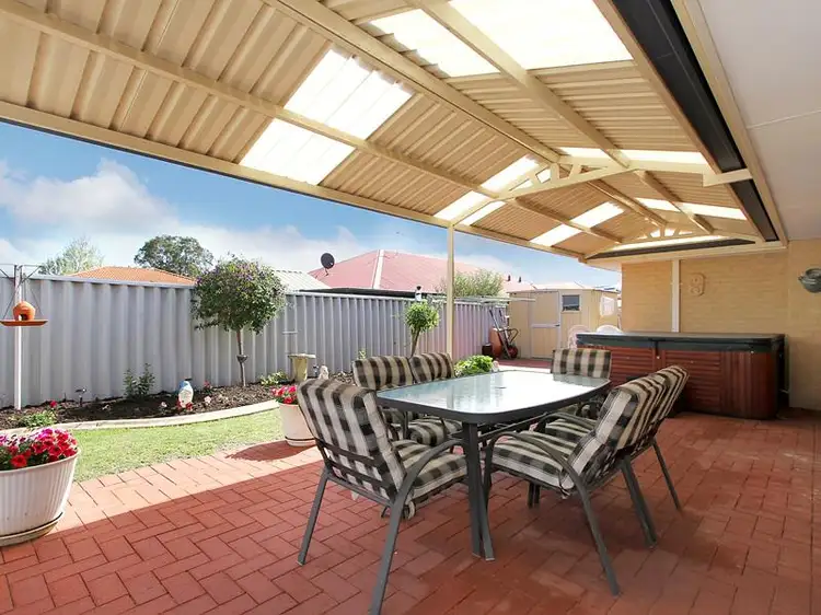 18 Walsh Avenue, Redcliffe WA 6104