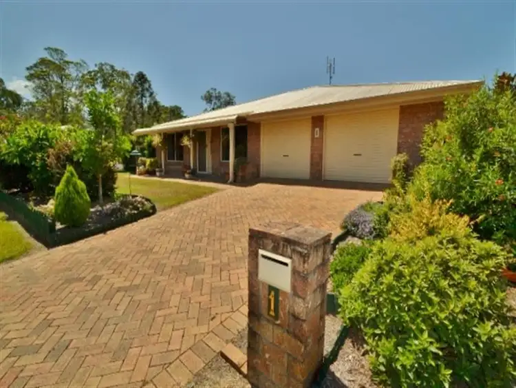 1 Dawn Court, Landsborough QLD 4550