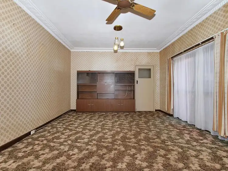 Fifth view of Homely house listing, 281 Belgravia Street, Cloverdale WA 6105