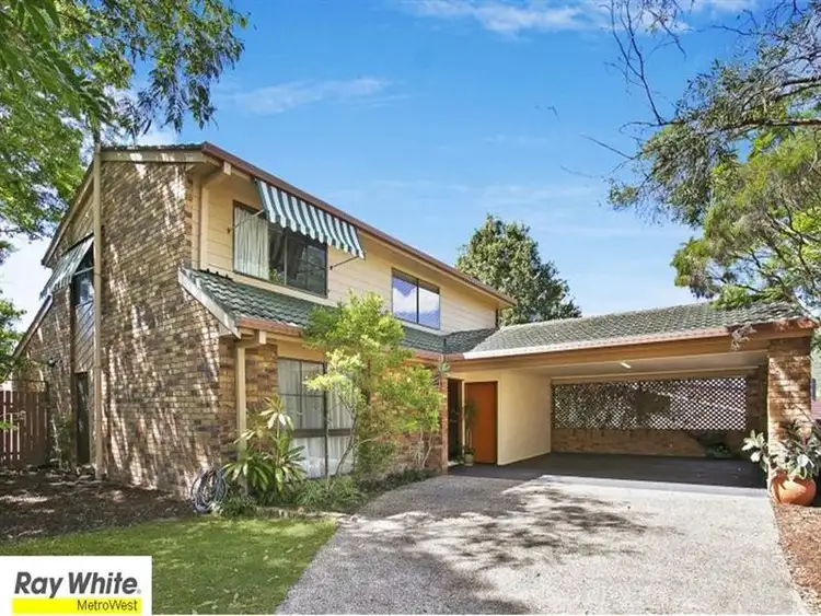 7 Stralock Street, Chapel Hill QLD 4069