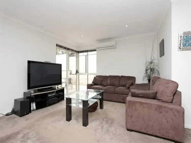 Second view of Homely house listing, 6 Redfern Bend, Clarkson WA 6030