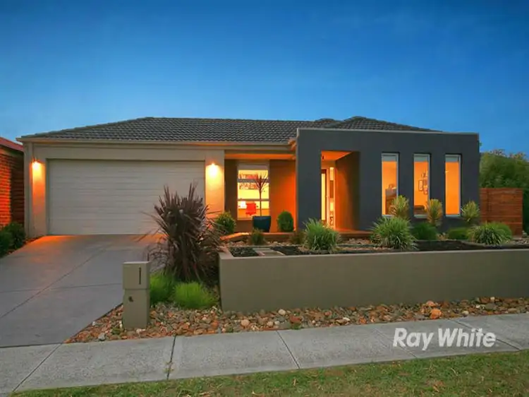 7 Melington Drive, Lyndhurst VIC 3975
