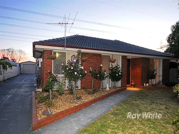24 Strafford Avenue, Cranbourne VIC 3977