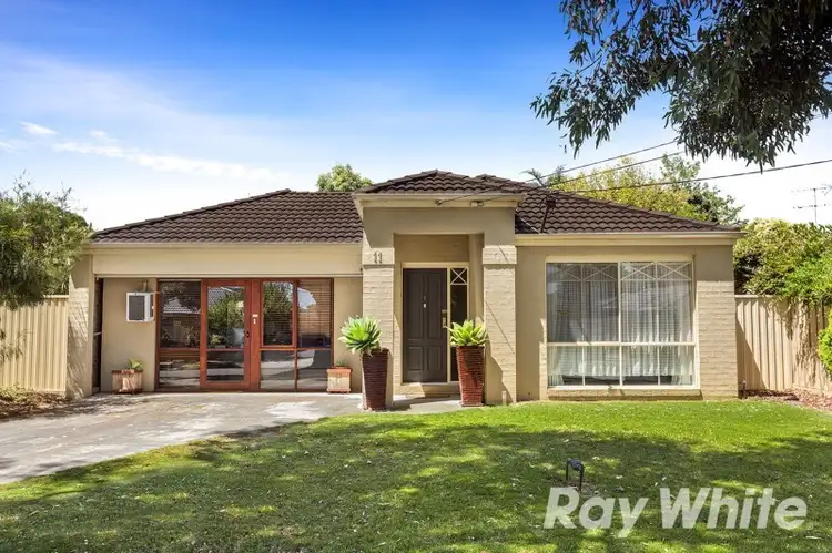 11 Carrington Avenue, Seaford VIC 3198