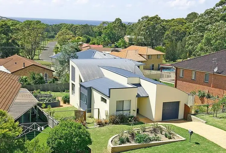 Second view of Homely house listing, 4 The Pannicle, Manyana NSW 2539
