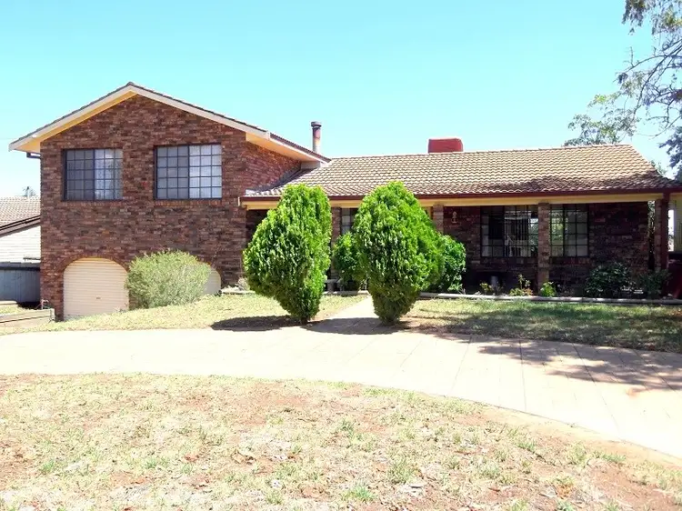 27 Wollowra Street, Cowra NSW 2794