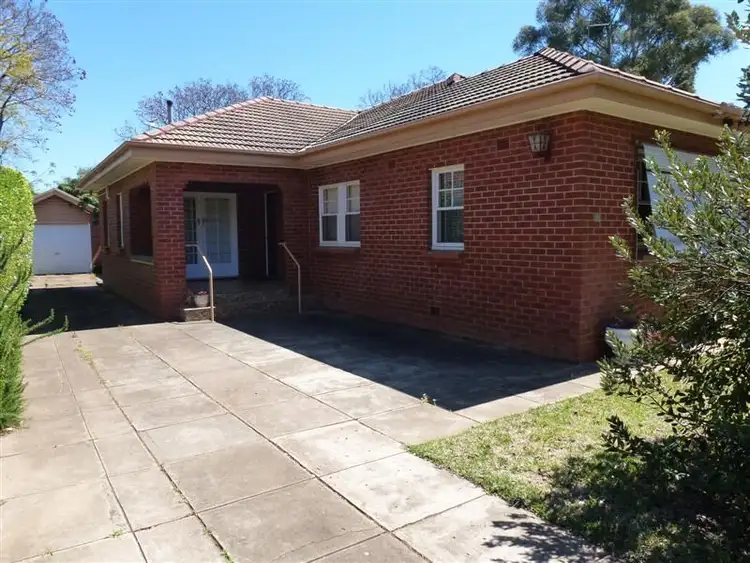 77 Sterling Street, Dubbo NSW 2830