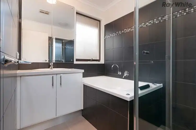 Sixth view of Homely house listing, 3 Eurora Court, Taylors Lakes VIC 3038