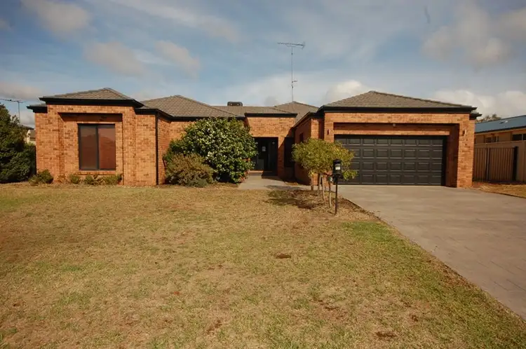 4 Dussin Street, Griffith NSW 2680