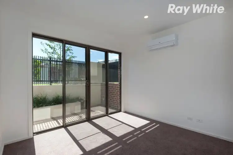 Seventh view of Homely townhouse listing, 6 Stellar Place, Bundoora VIC 3083
