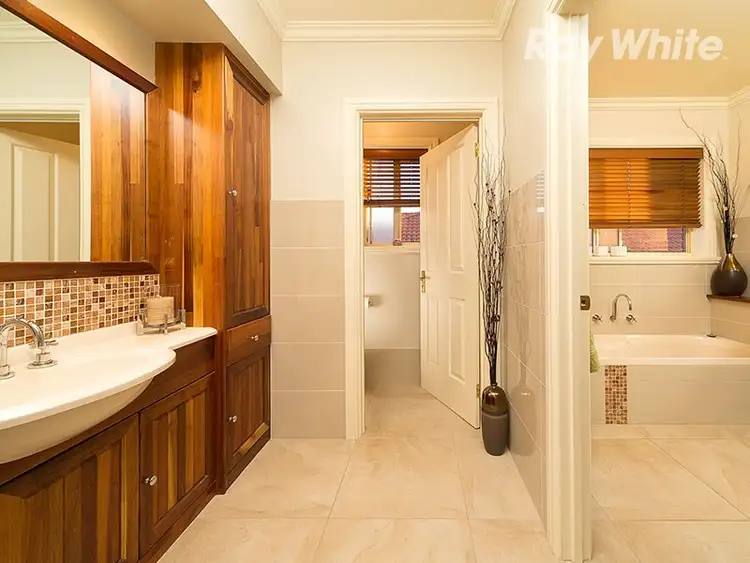 Fifth view of Homely house listing, 4 Doulton Drive, West Albury NSW 2640