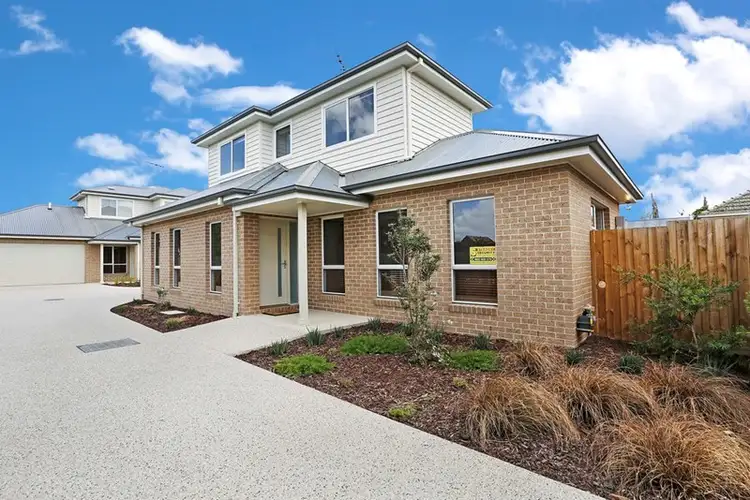 2/25 Toyne Avenue, Hamlyn Heights VIC 3215