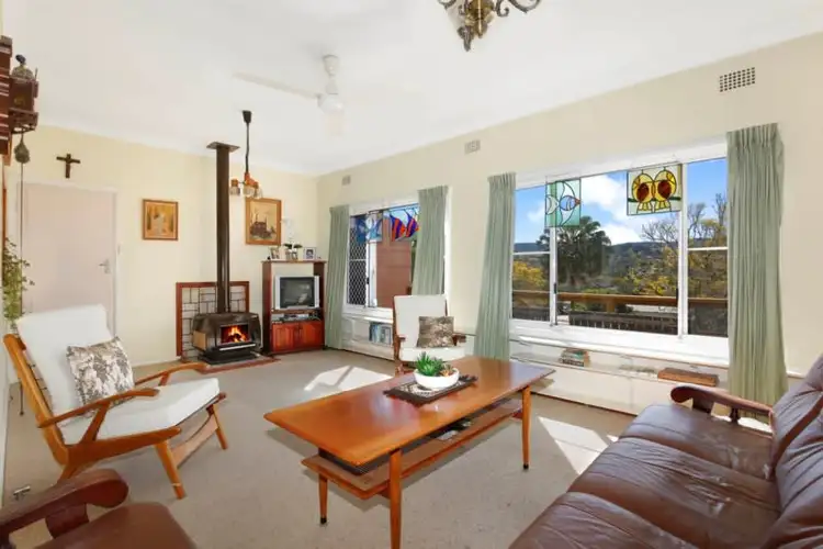 60 Waples Road, Unanderra NSW 2526