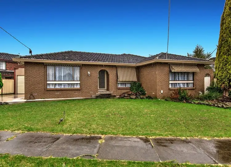 4 Redditch Crescent, Deer Park VIC 3023