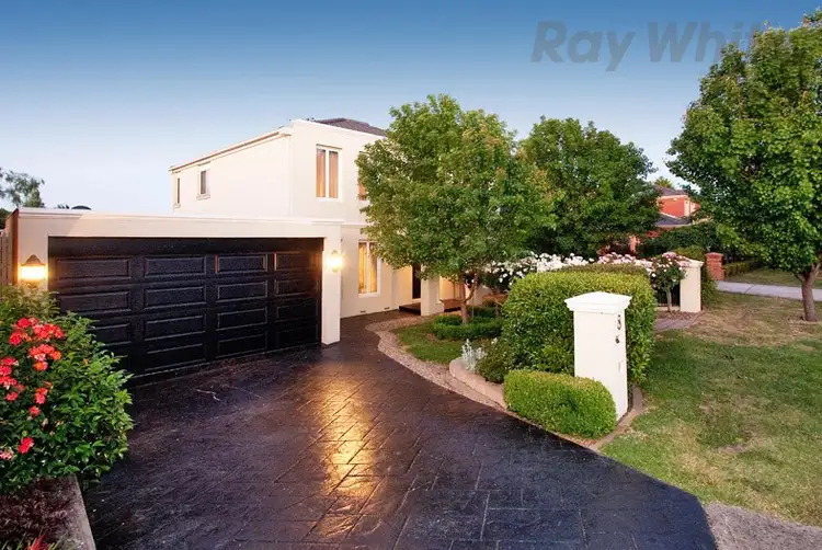 8 CLINTON Lane, Chirnside Park VIC 3116