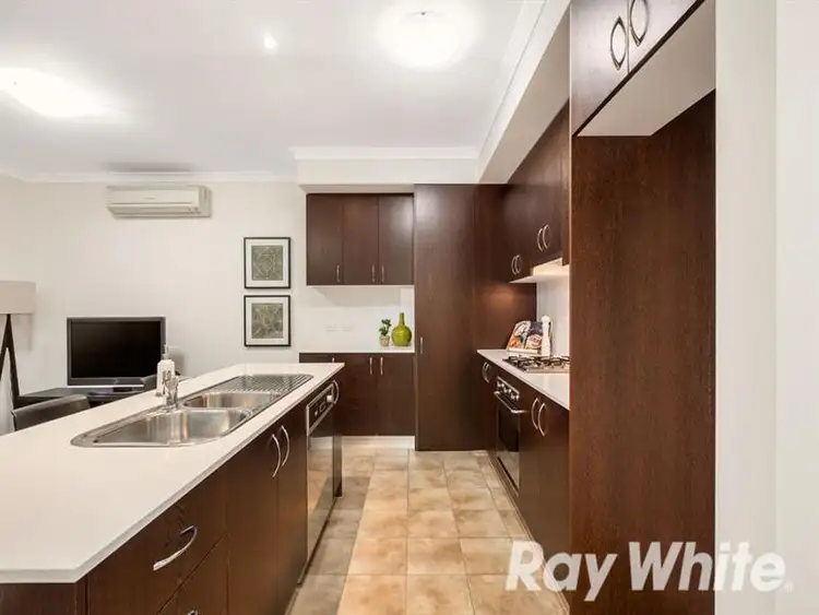 Fourth view of Homely townhouse listing, 6 Cascade Walk, Macleod VIC 3085