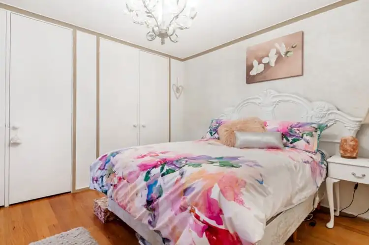Fifth view of Homely house listing, 8 Geneva Court, Frankston VIC 3199