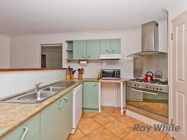 Seventh view of Homely house listing, 2 Janet Place, Arana Hills QLD 4054