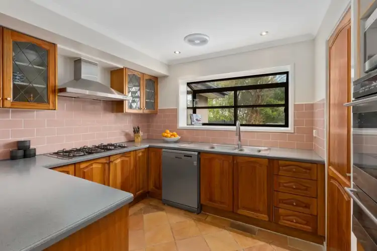 Fifth view of Homely house listing, 2 Cygnet Court, Eltham VIC 3095